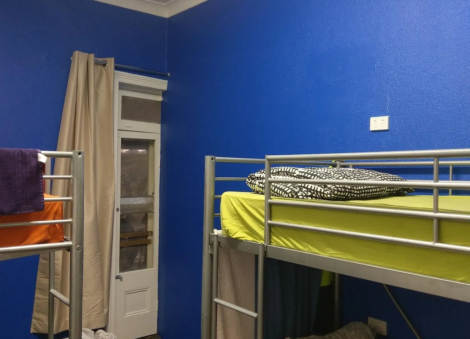 Adelaide Travellers Inn Backpackers Hostel