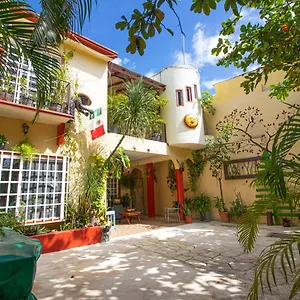 https://la-casa-del-almendro.allrivieramayahotels.com