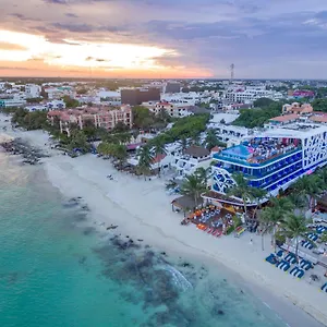 https://the-carmen-beachfront-adults-only.allrivieramayahotels.com