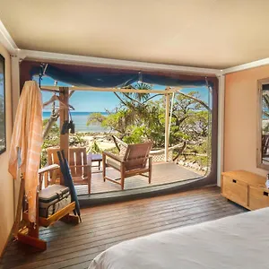 https://wilson-island-hotel.queenslandhotels.net